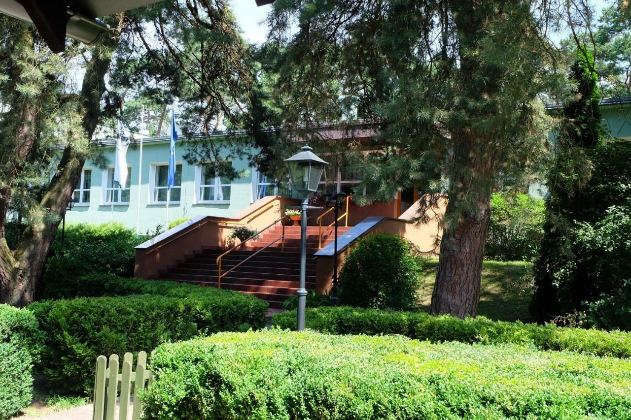 Lesny Osrodek Szkoleniowy W Puszczykowie Puszczykowo Exterior foto